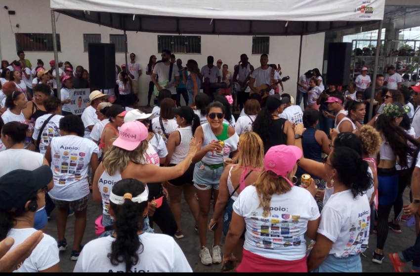  Mulheres de Feira de Santana se unem em caminhada contra a violência e recebem apoio de delegadas e agentes de segurança pública