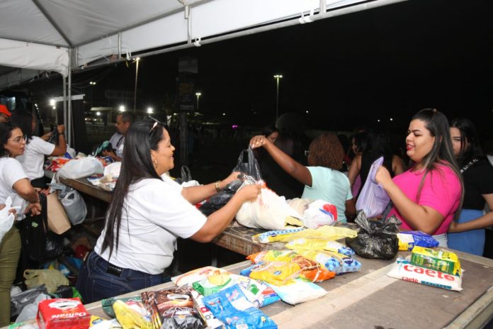  Canta Bahia arrecada 11 toneladas de alimentos em Feira de Santana